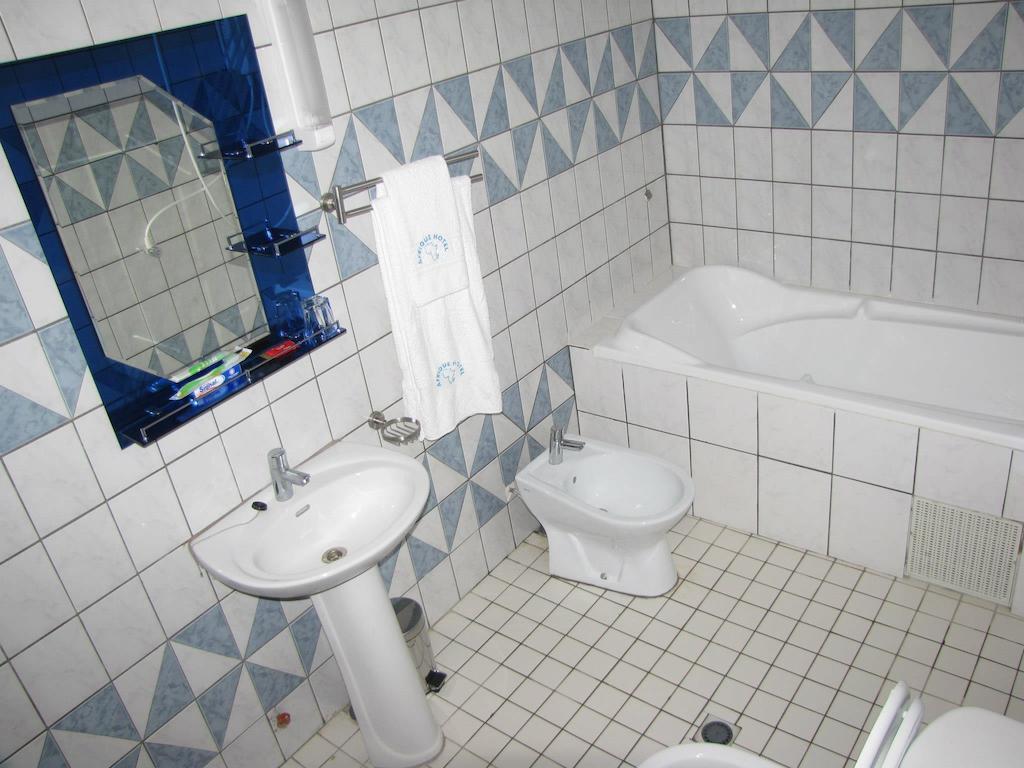 Afrique Hotel Douala Airport Bilik gambar